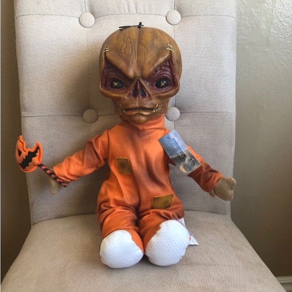 Spirit Halloween Trick 'R Treat Unmasked Sam Plush NWT - Picture 5 of 14